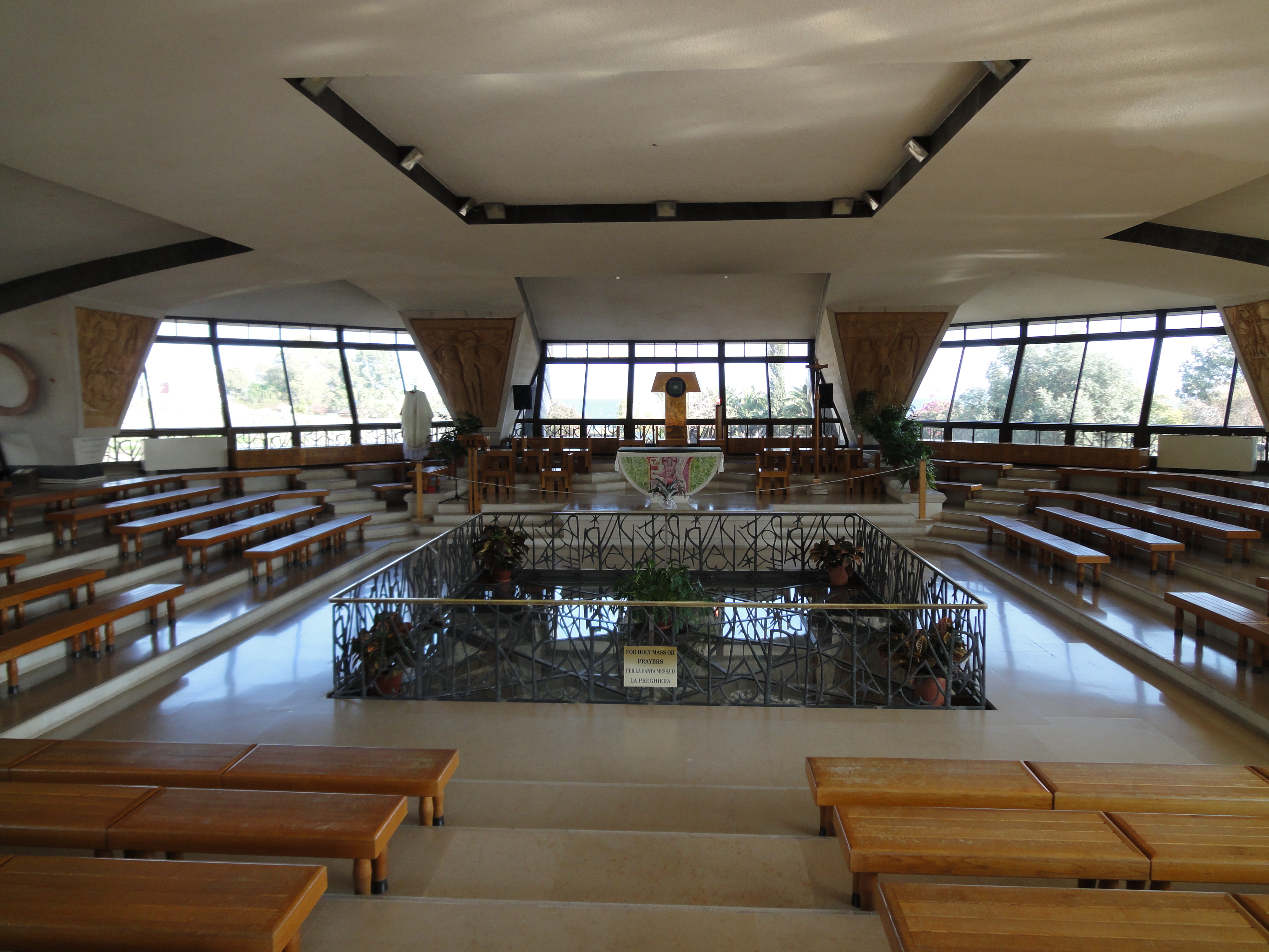 迦百農彼得岳母家遺址